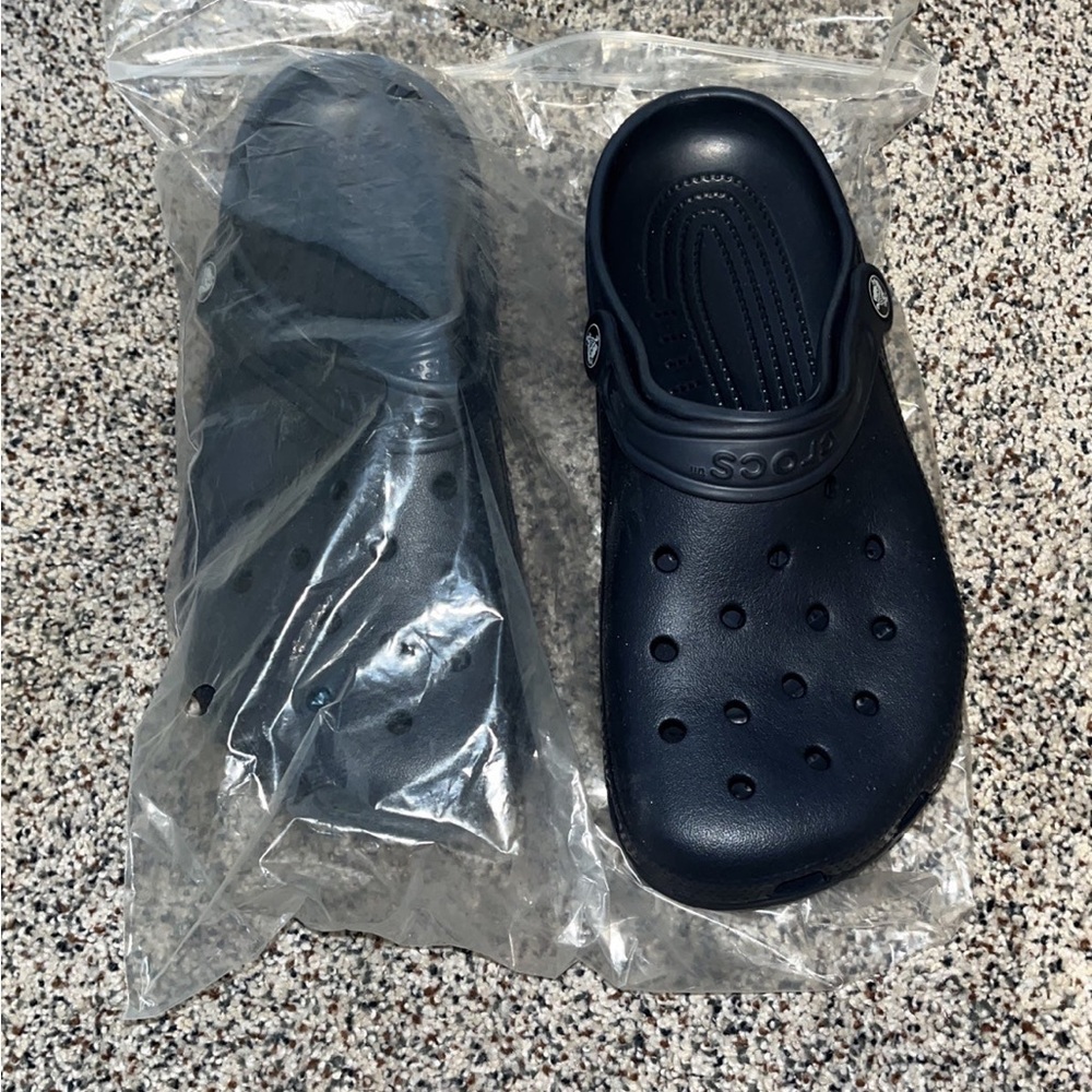 new never worn crocs